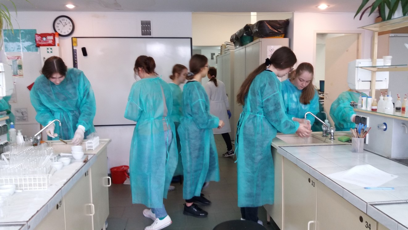 Warsztaty chemiczne na Wydziale Chemii – 1G